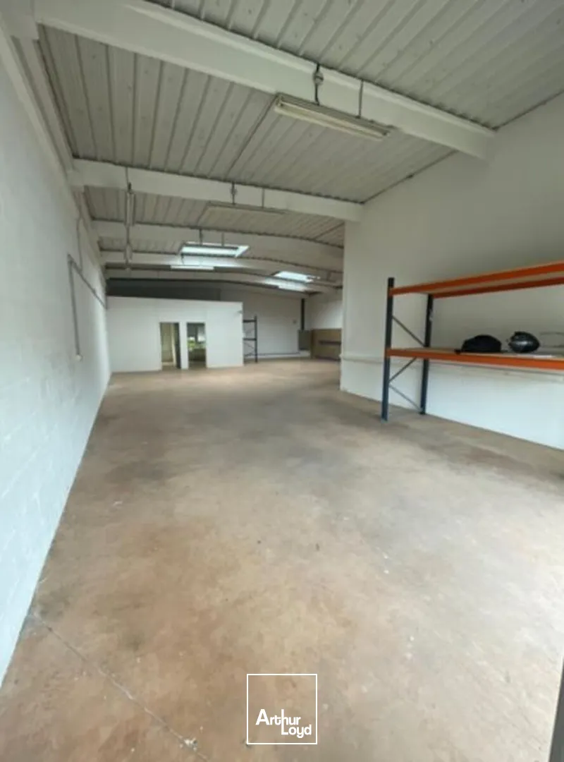 Locaux d'activité & Entrepôts - Location - TRAPPES - 78190 - 250-250 - 7637680