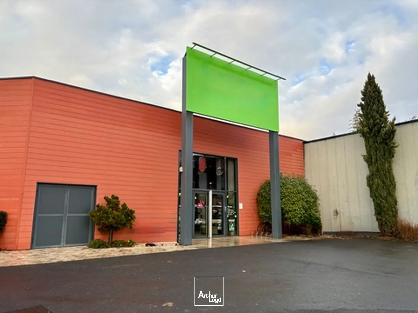 Locaux commerciaux - Location - LA CHAPELLE SAINT MESMIN - 45380 - 631-631 - 7637905