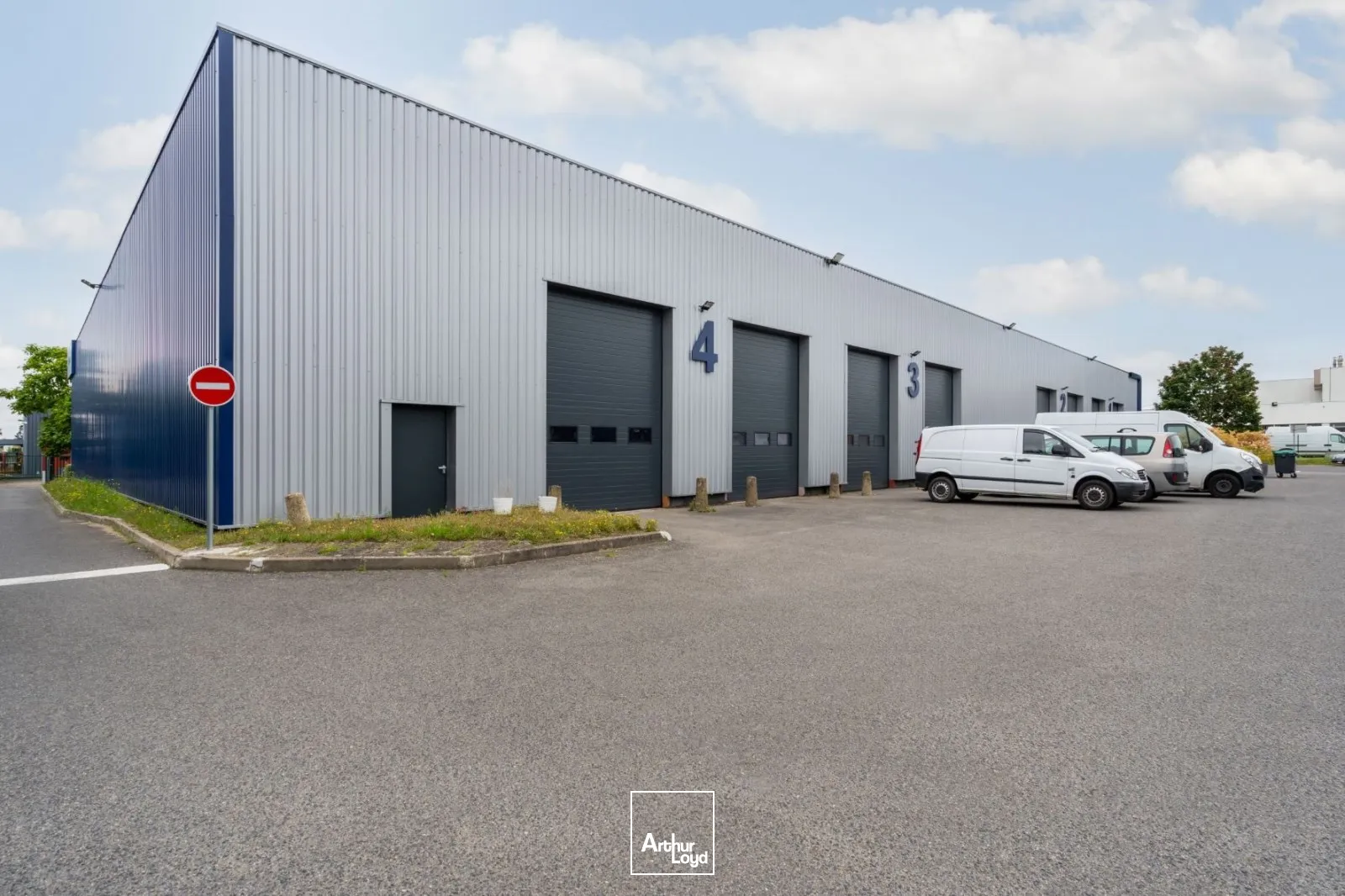 Locaux d'activité & Entrepôts - Location - SAINT OUEN L'AUMONE - 95310 - 390-798 - 7638968