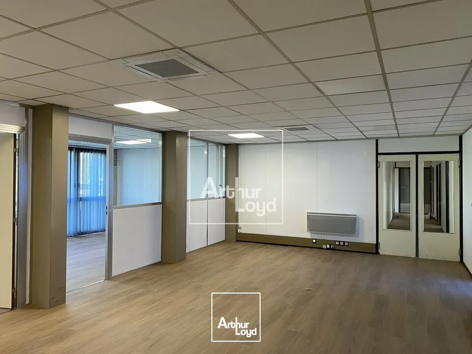 Bureaux - Location - MOISSY CRAMAYEL - 77550 - 133-671 - 7639680