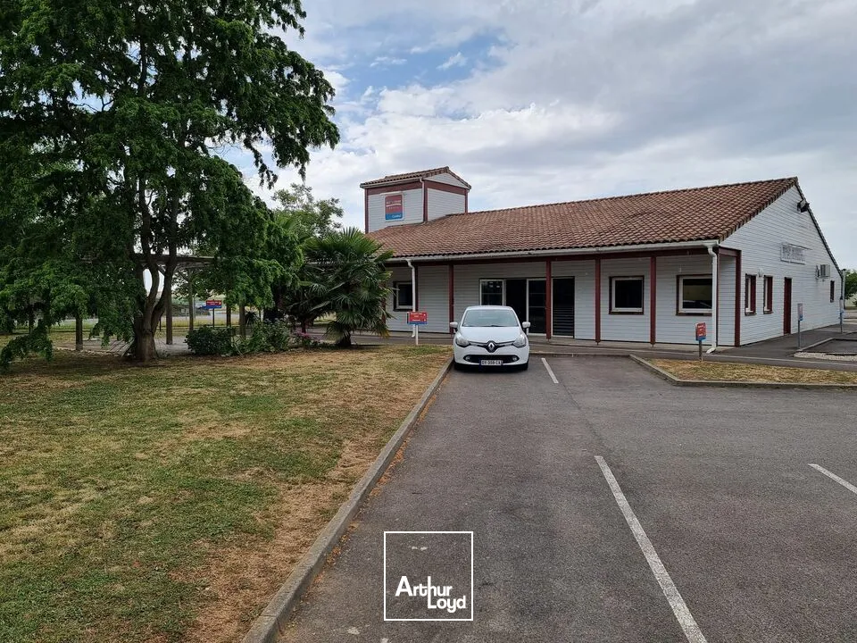 Locaux commerciaux - Vente - LA CRECHE - 79260 - 310-310 - 7639713