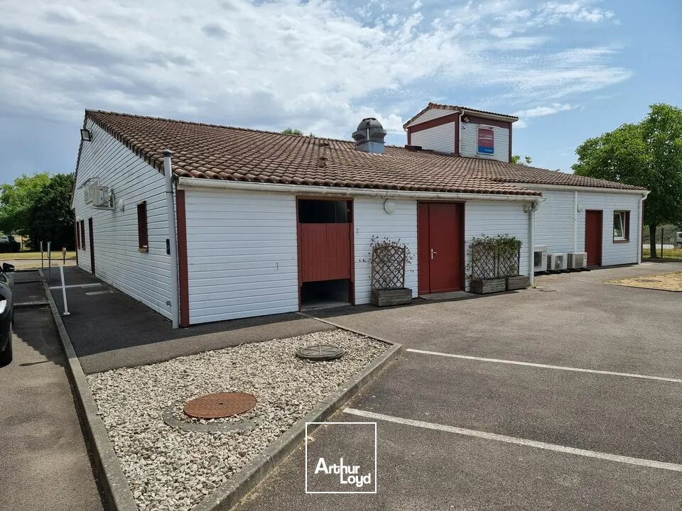 Locaux commerciaux - Vente - LA CRECHE - 79260 - 310-310 - 7639712