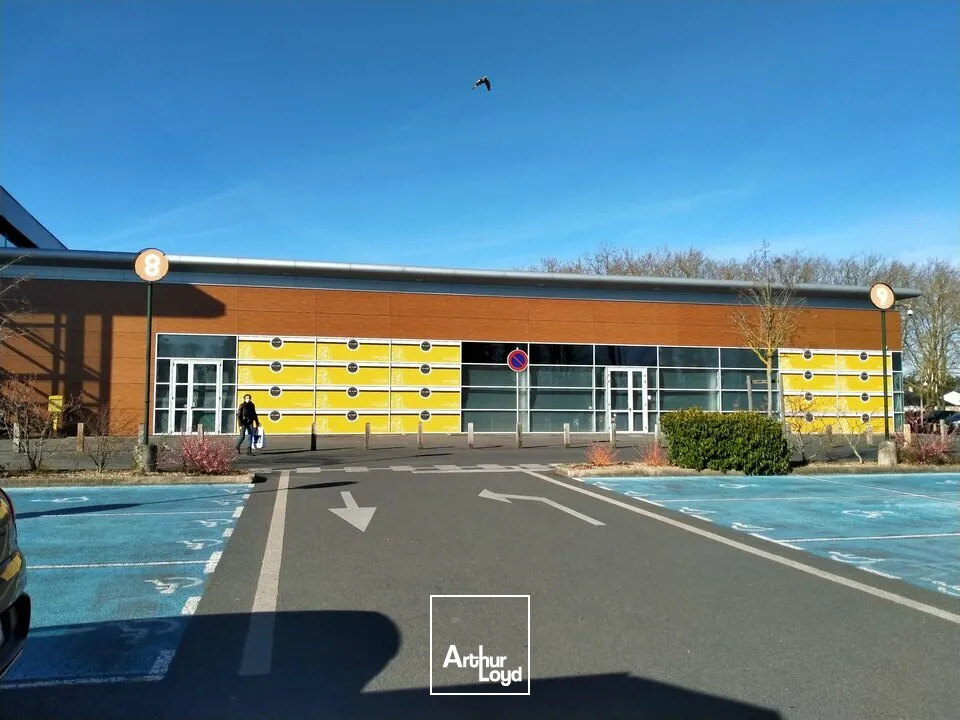 Locaux commerciaux - Location - CHATELLERAULT - 86100 - 652-652 - 7639742