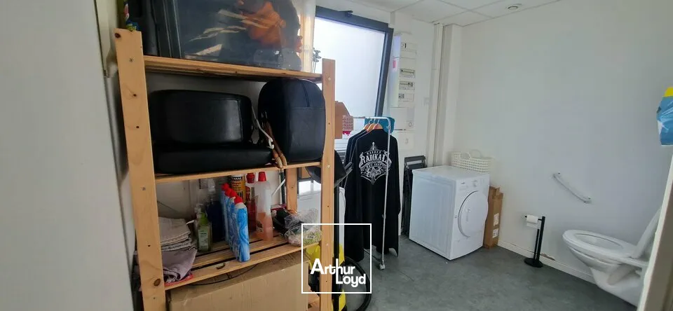 Locaux commerciaux - Location - POITIERS - 86000 - 66-66 - 7639745