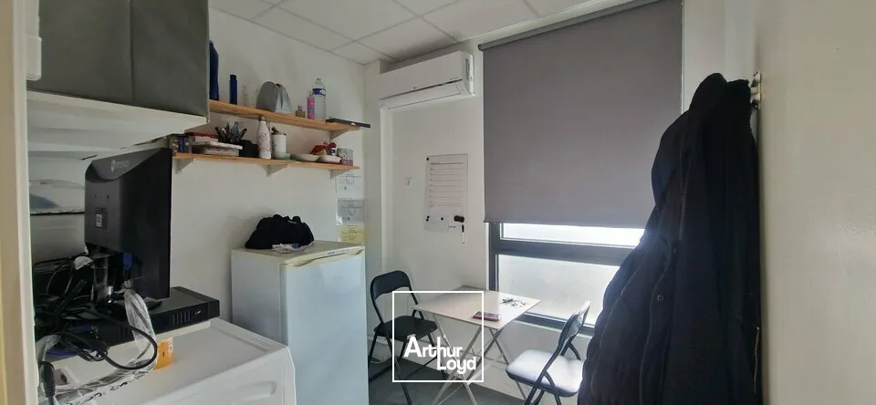 Locaux commerciaux - Location - POITIERS - 86000 - 66-66 - 7639744