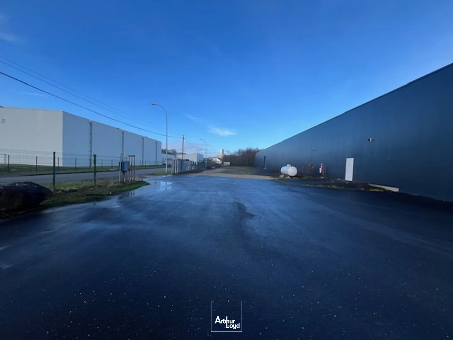 Locaux d'activité & Entrepôts - Location - LANDIVISIAU - 29400 - 845.7-2566.2 - 7639976