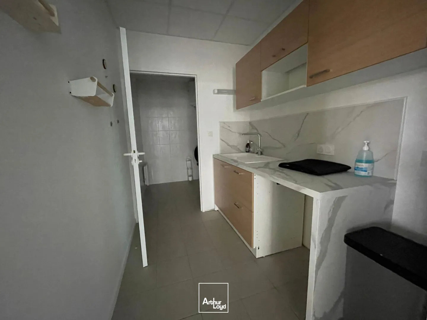 Bureaux - Location - REZE - 44400 - 67-67 - 7640070