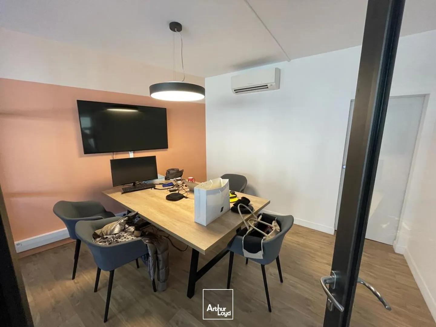 Locaux commerciaux - Location - CASSIS - 13260 - 77.09-77.09 - 7640300