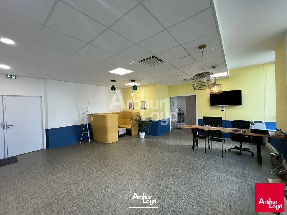 Bureaux - Vente - SAINT JACQUES DE LA LANDE - 35136 - 247-700 - 7640607