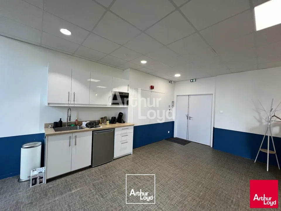 Bureaux - Vente - SAINT JACQUES DE LA LANDE - 35136 - 247-700 - 7640608