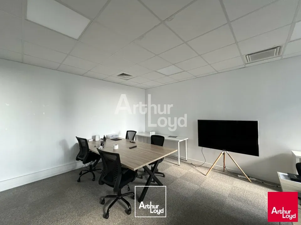 Bureaux - Vente - SAINT JACQUES DE LA LANDE - 35136 - 247-700 - 7640609