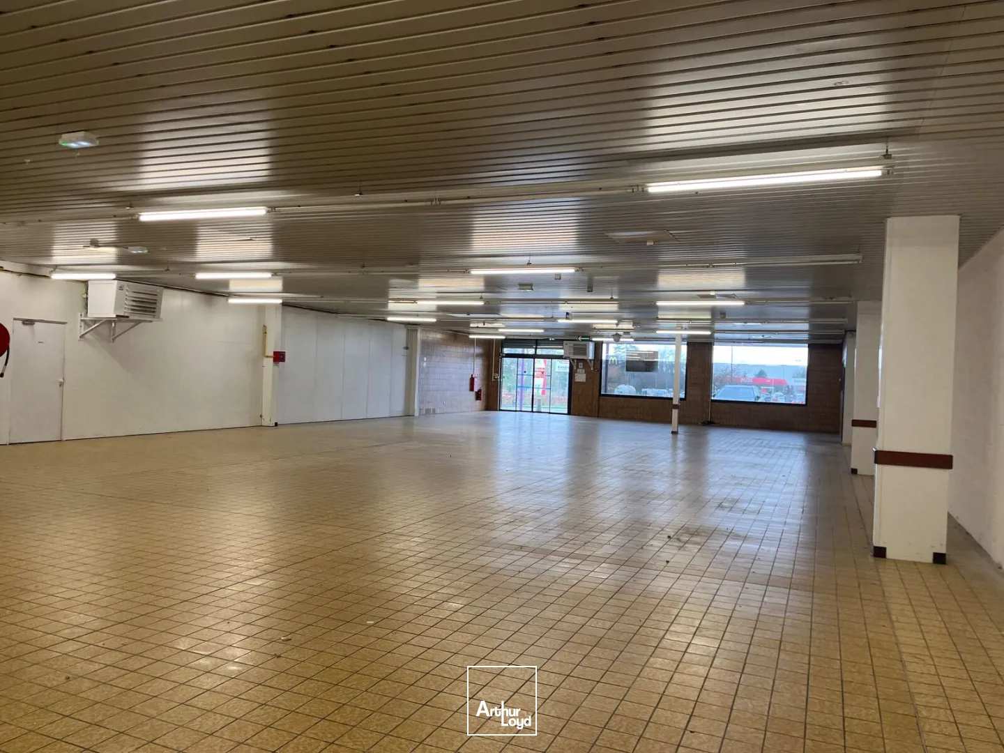 Locaux commerciaux - Location - GUISE - 02120 - 487-487 - 7640707