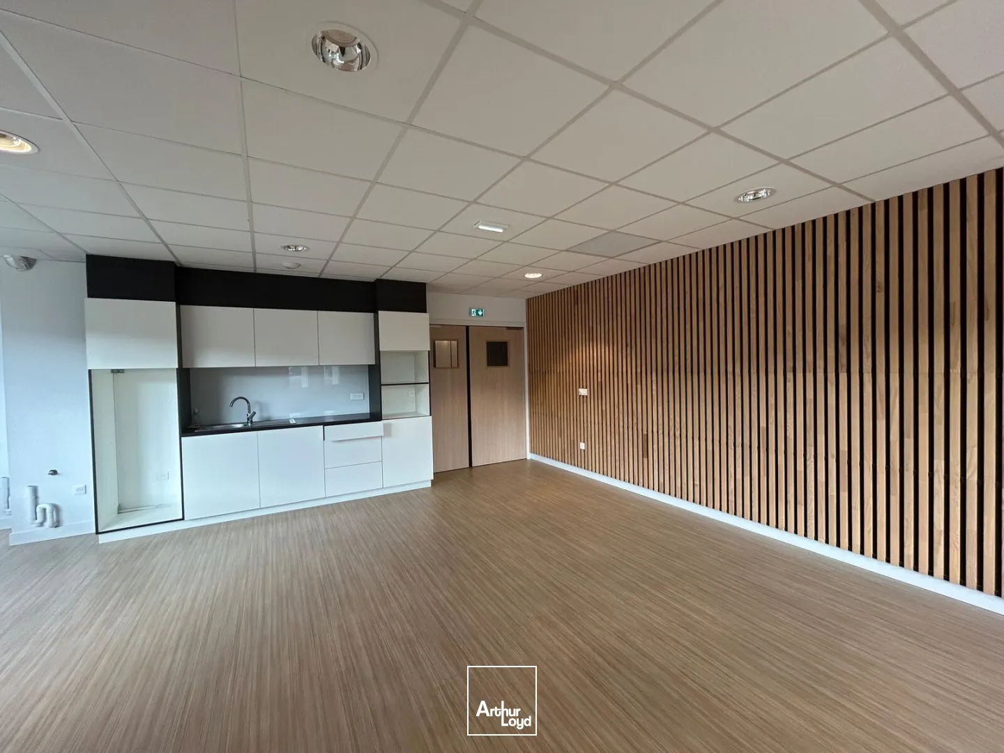 Bureaux - Location - SAINT NAZAIRE - 44600 - 325.51-325.51 - 7640996
