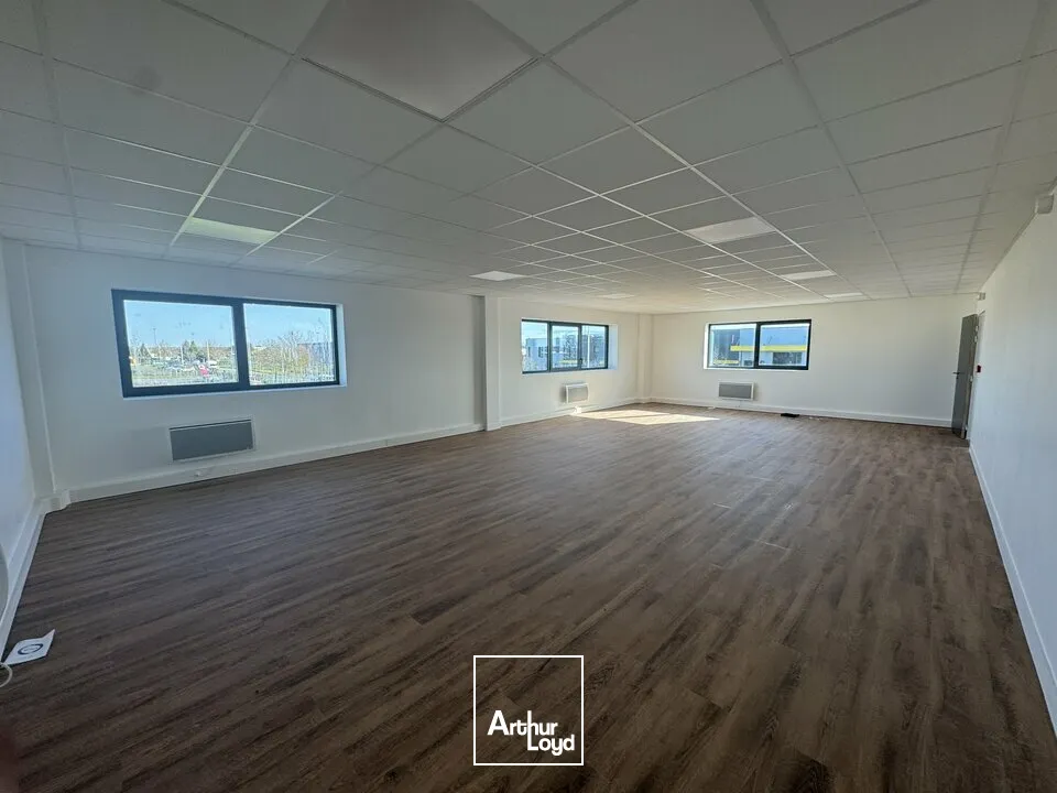 Locaux d'activité & Entrepôts - Location - JOUE LES TOURS - 37300 - 234-2852 - 7641615