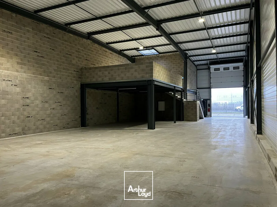 Locaux d'activité & Entrepôts - Vente - SOUFFELWEYERSHEIM - 67460 - 385-385 - 7644064