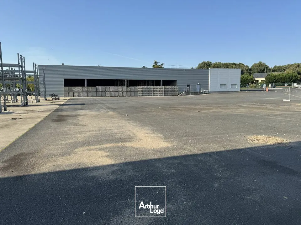 Locaux d'activité & Entrepôts - Location - YZEURES-SUR-CREUSE - 37290 - 1052-1052 - 7644230