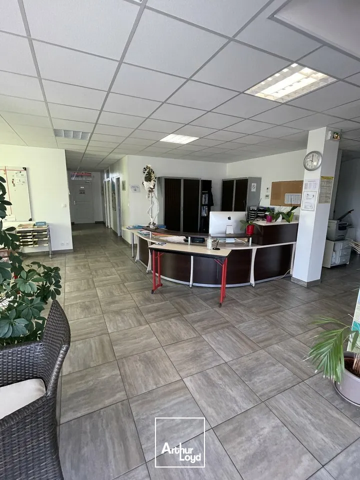 Locaux d'activité & Entrepôts - Location - SAINT-DOULCHARD - 18230 - 891-891 - 7644257