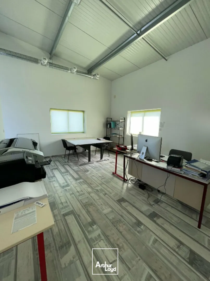 Locaux d'activité & Entrepôts - Location - SAINT-DOULCHARD - 18230 - 891-891 - 7644256