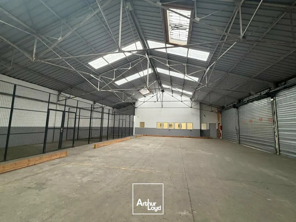 Locaux d'activité & Entrepôts - Vente - BOURGES - 18000 - 1800-1800 - 7644262