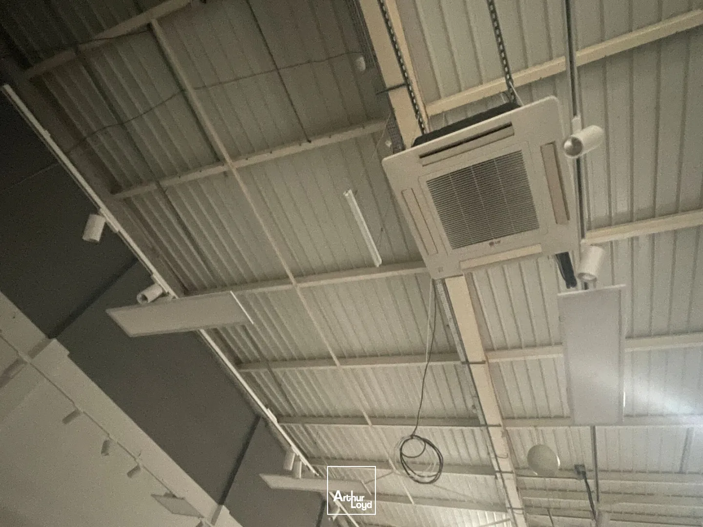 Locaux commerciaux - Location - CHAMBLY - 60230 - 890-890 - 7645568