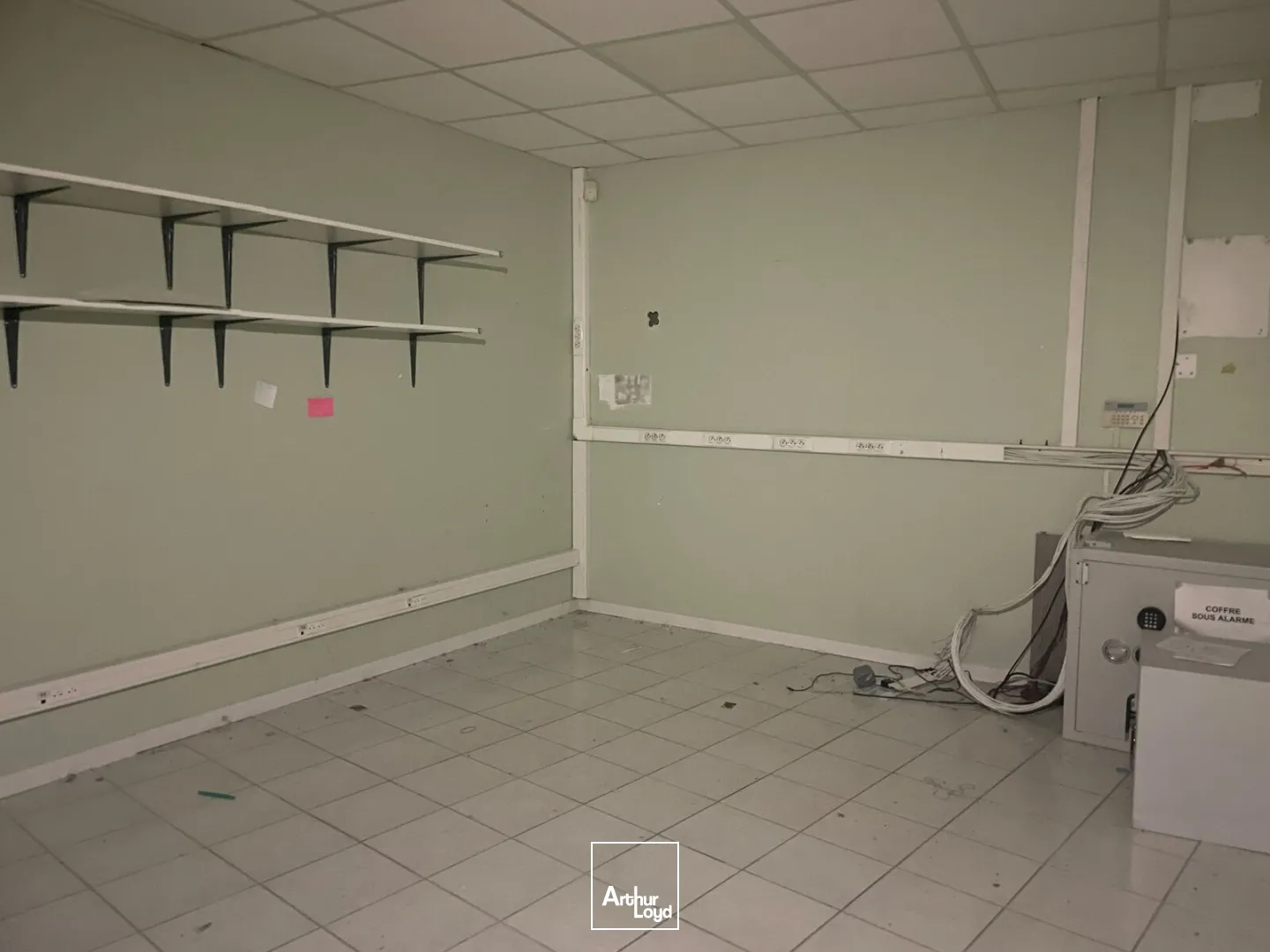 Locaux commerciaux - Location - CHAMBLY - 60230 - 890-890 - 7645574