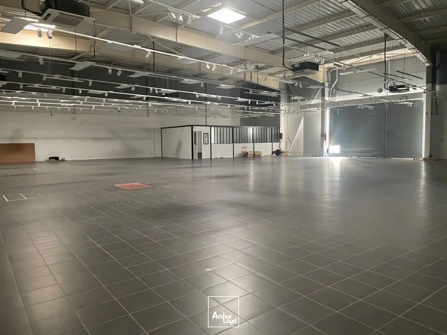 Locaux commerciaux - Location - CHAMBLY - 60230 - 890-890 - 7645567