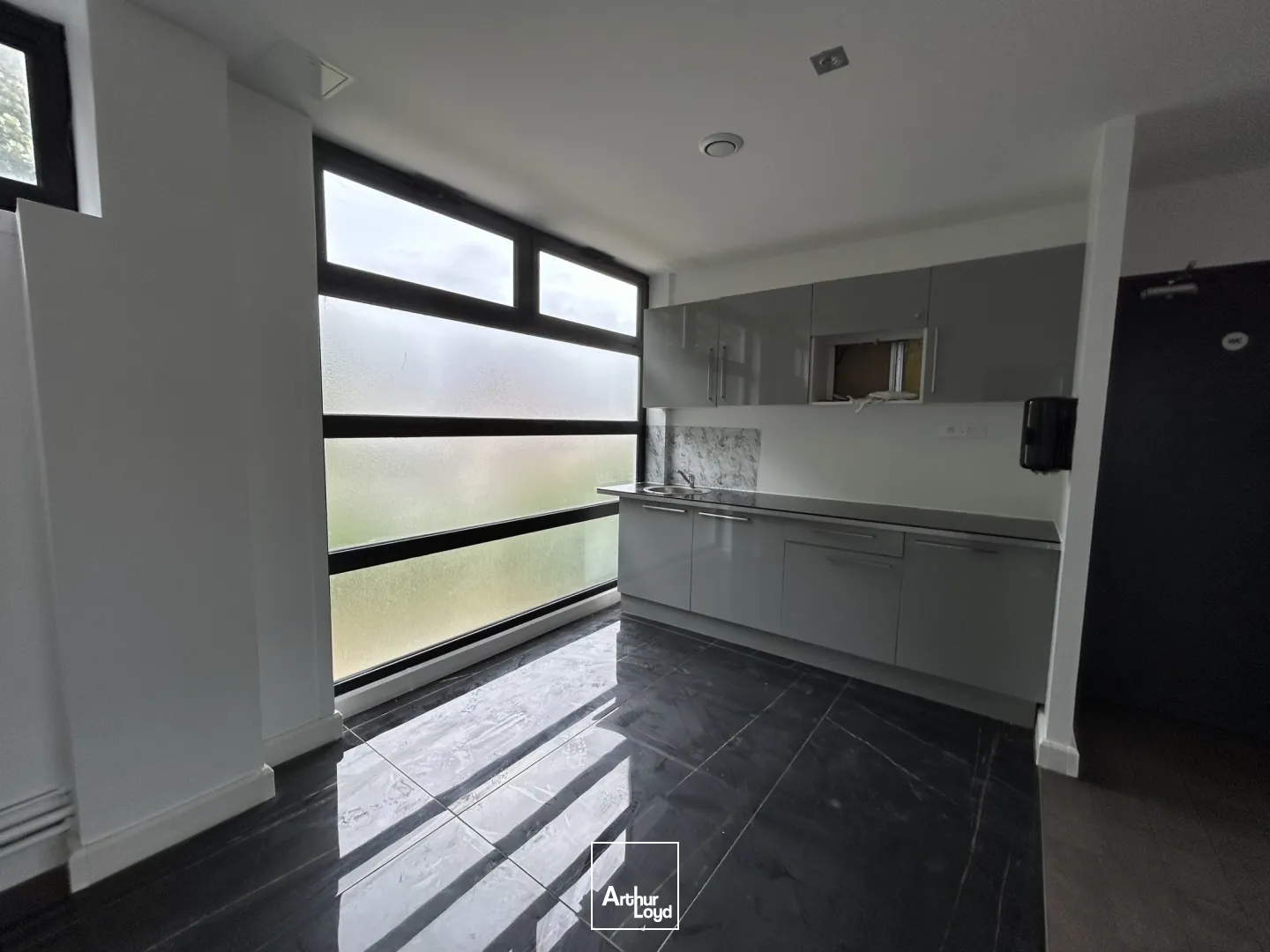 Locaux d'activité & Entrepôts - Location - COLOMBES - 92700 - 377-377 - 7646047