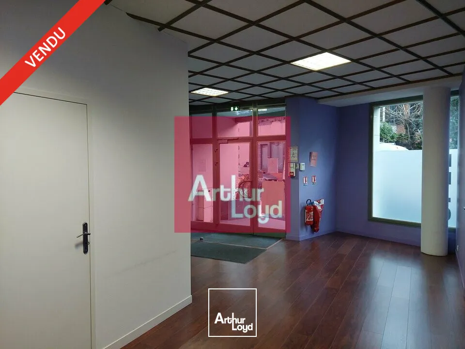 Locaux commerciaux - Vente - CLERMONT FERRAND - 63000 - 102-102 - 7646823