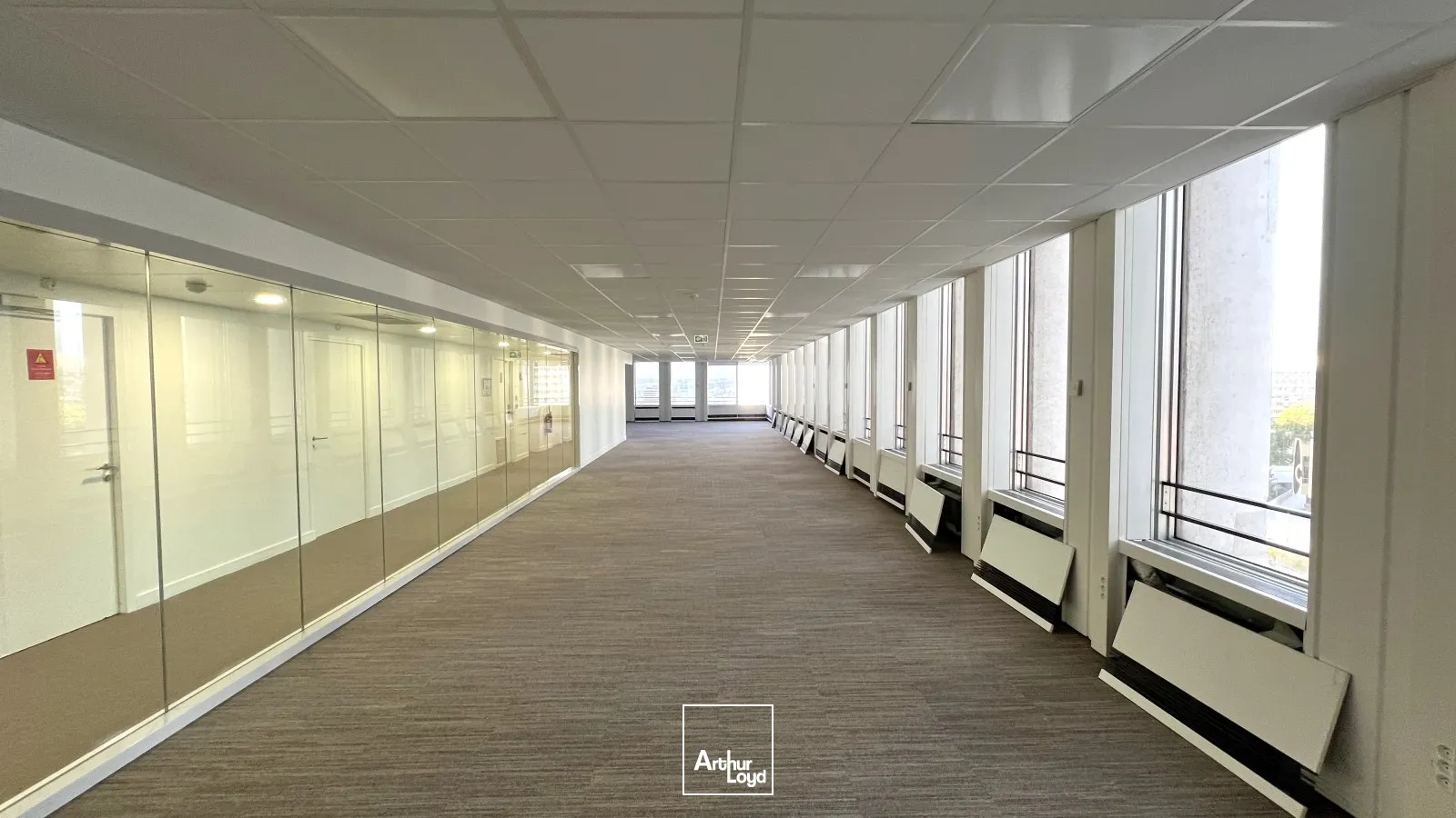 Bureaux - Location - PUTEAUX LA DEFENSE - 92800 - 344-852 - 7647259