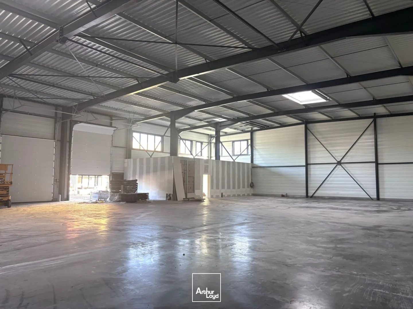 Locaux d'activité & Entrepôts - Location - LYS LEZ LANNOY - 59390 - 303-6880 - 7647287