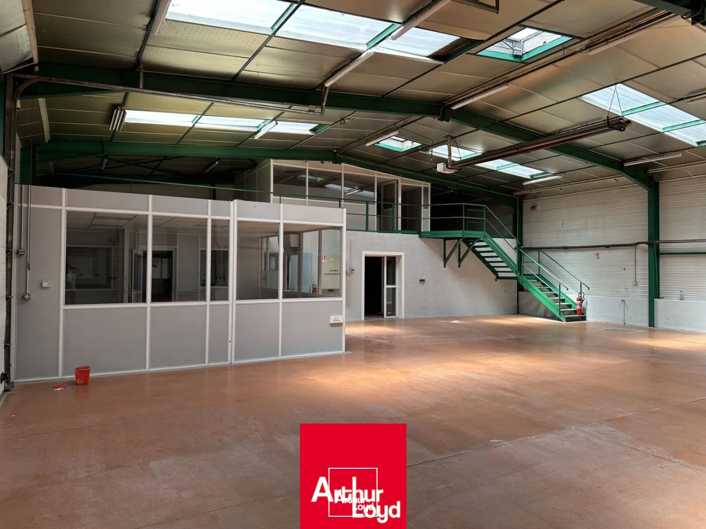 Locaux d'activité & Entrepôts - Location - ARNAS - 69400 - 550-550 - 7651156