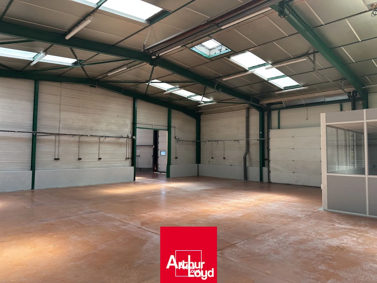 Locaux d'activité & Entrepôts - Location - ARNAS - 69400 - 550-550 - 7651162