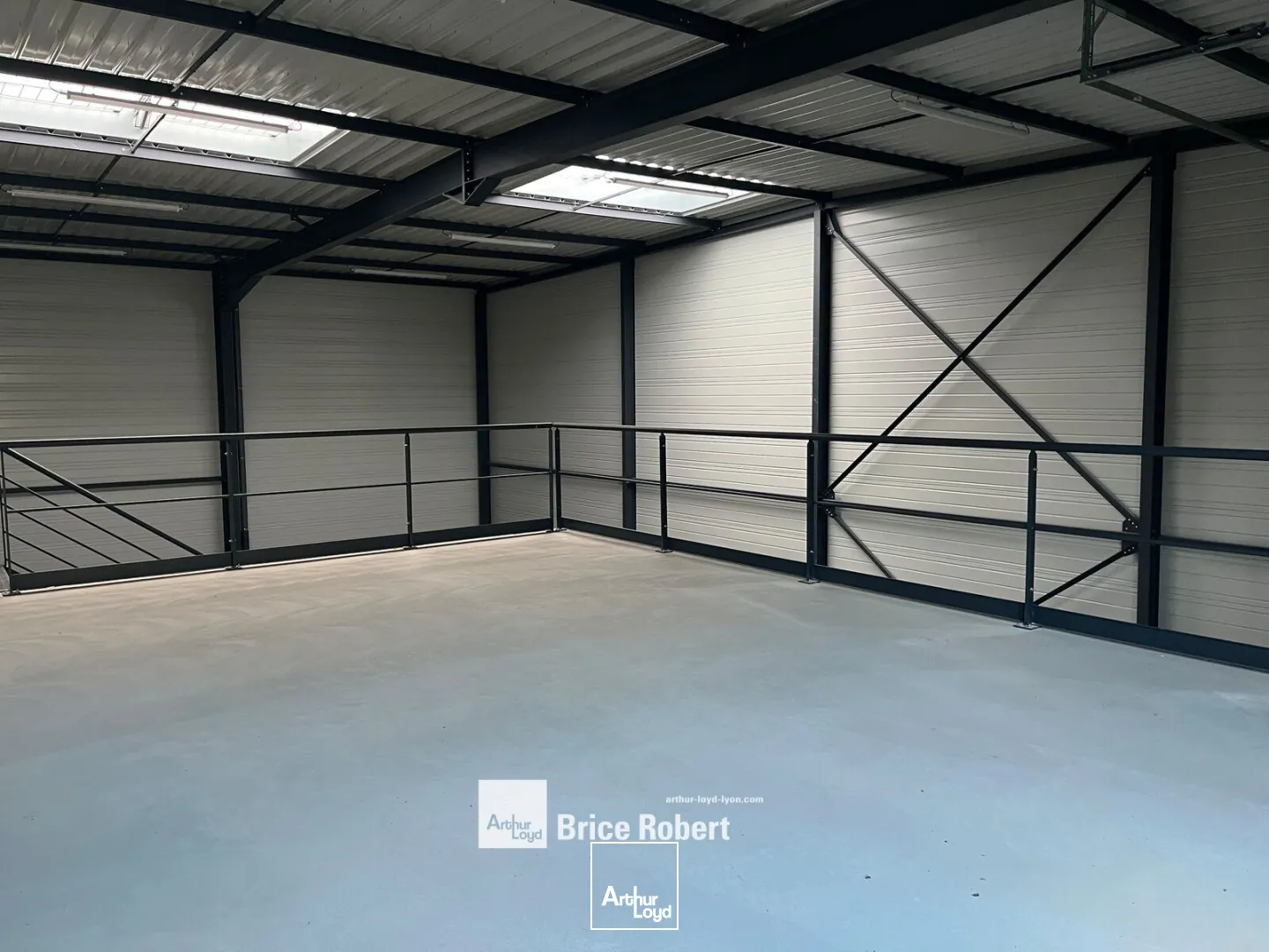 Locaux d'activité & Entrepôts - Location - VENISSIEUX - 69200 - 261-855 - 7651339