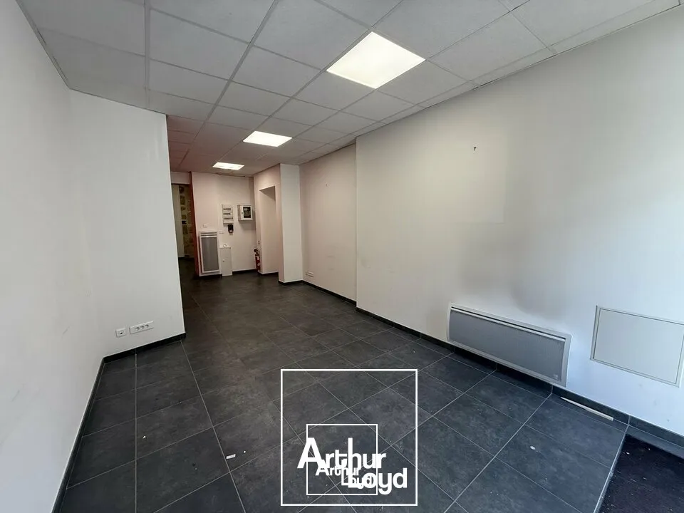 Bureaux - Location - BRIVE-LA-GAILLARDE - 19100 - 82-82 - 7652026