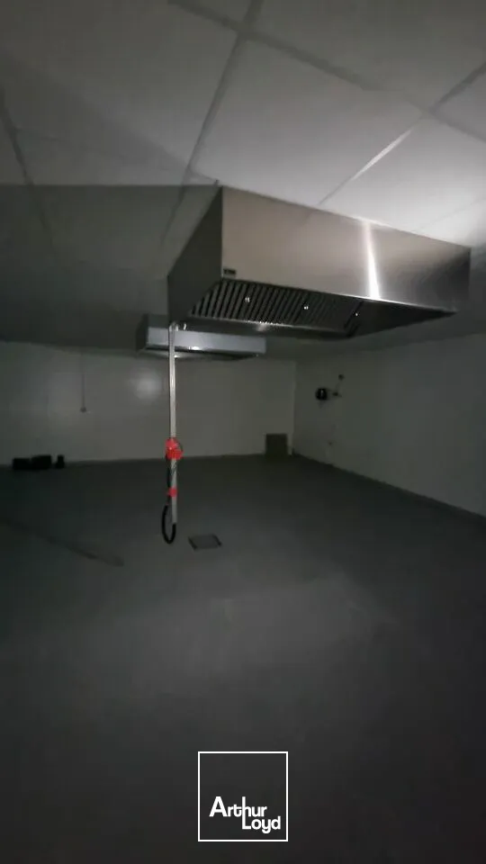 Locaux d'activité & Entrepôts - Location - POITIERS - 86000 - 950-950 - 7652066