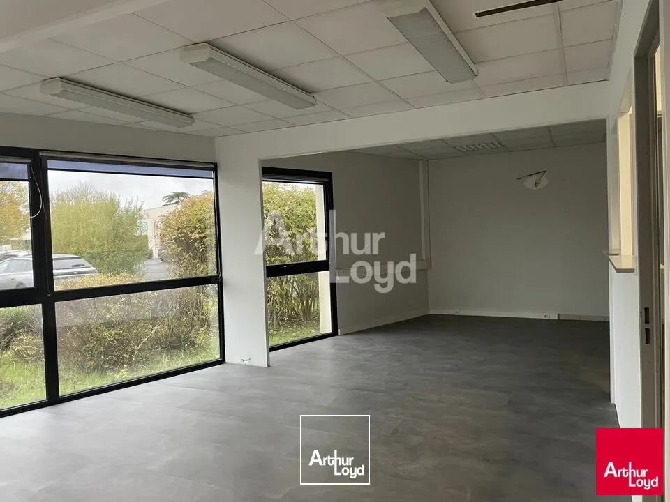 Locaux d'activité & Entrepôts - Location - SAINTE GEMMES SUR LOIRE - 49130 - 245-245 - 7652072