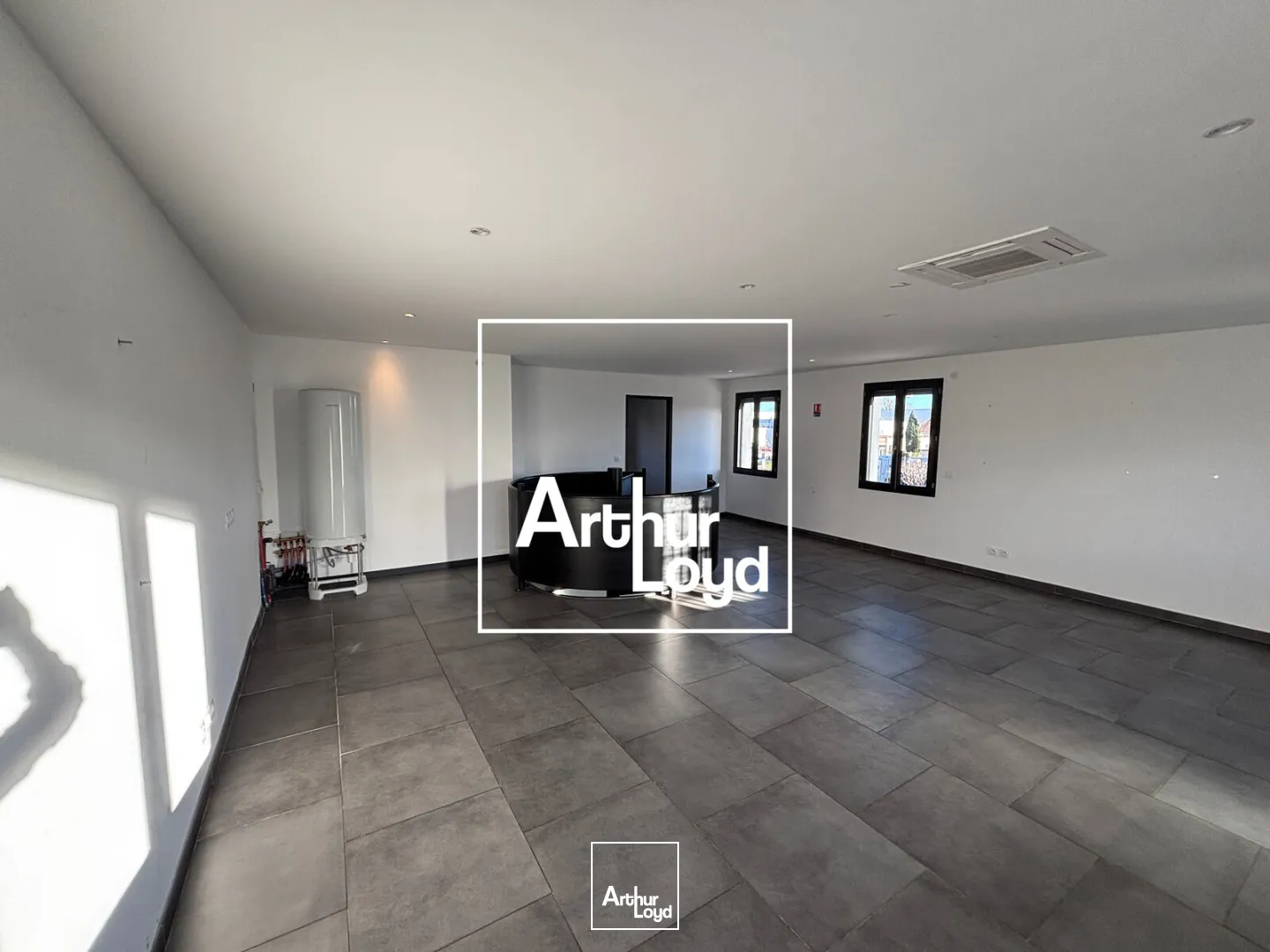 Locaux d'activité & Entrepôts - Location - NIMES - 30900 - 596-596 - 7652281