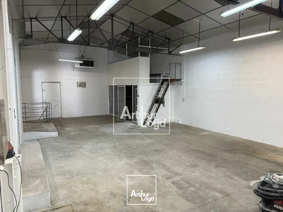 Locaux d'activité & Entrepôts - Location - LA ROCHETTE - 77000 - 502-502 - 7652826