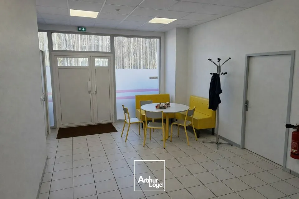 Locaux d'activité & Entrepôts - Location - NIORT - 79000 - 1010-1010 - 7652836