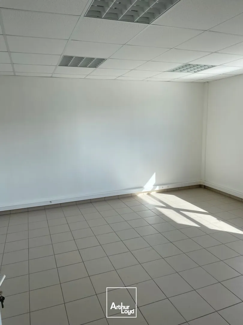 Locaux d'activité & Entrepôts - Location - CHAMBLY - 60230 - 246-246 - 7652926