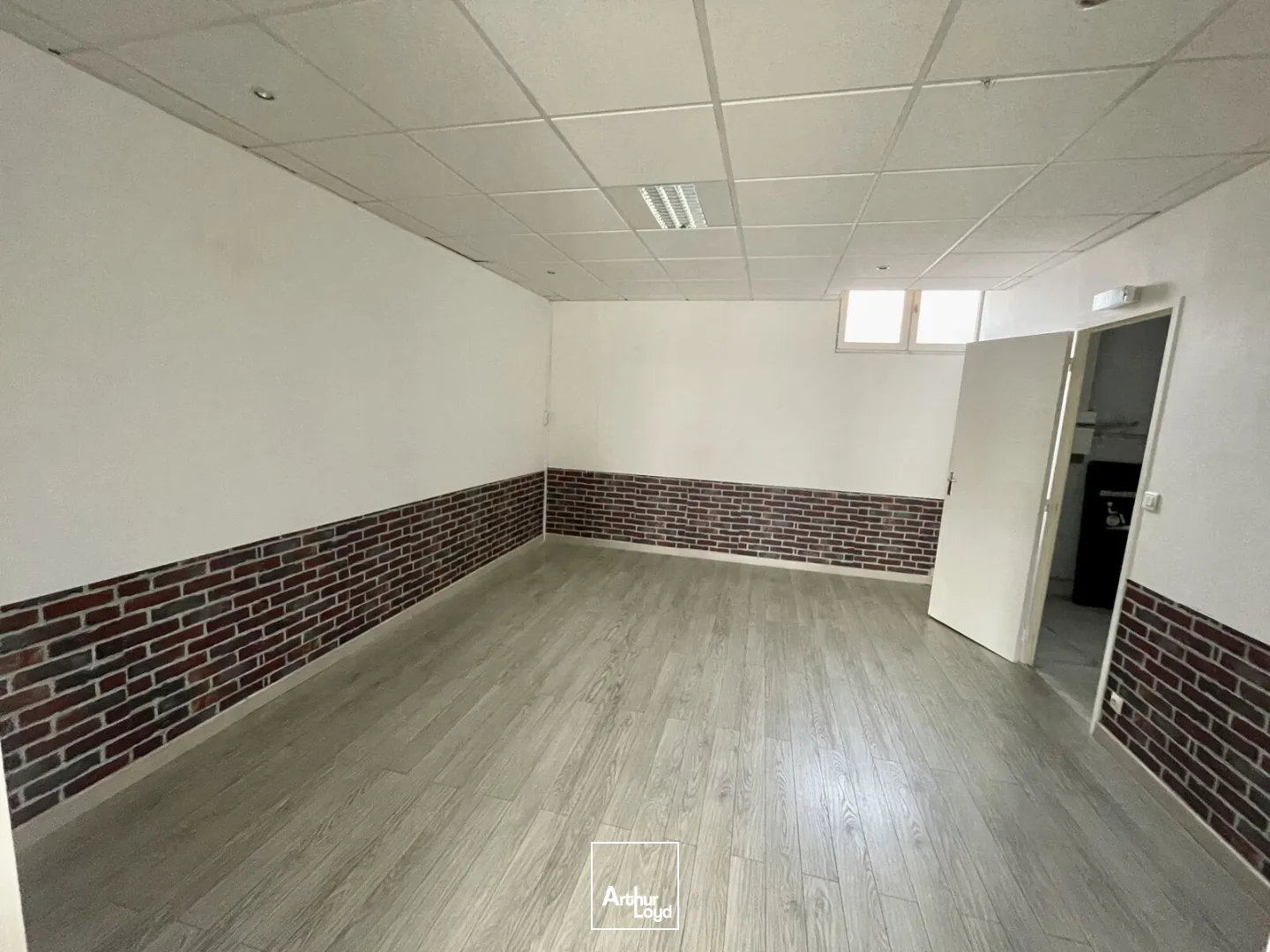 Locaux commerciaux - Location - PETIT COURONNE - 76650 - 62-62 - 7653040