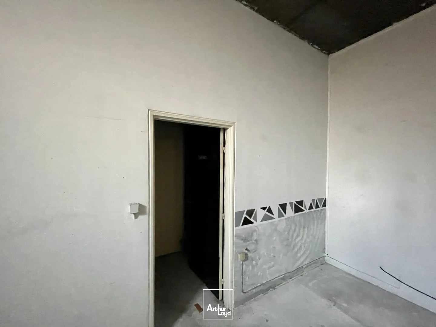 Locaux commerciaux - Location - PETIT COURONNE - 76650 - 62-62 - 7653042