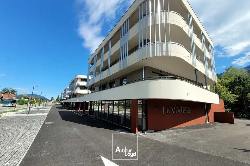 Locaux commerciaux - Location - VIVIERS DU LAC - 73420 - 85-85 - 7653054