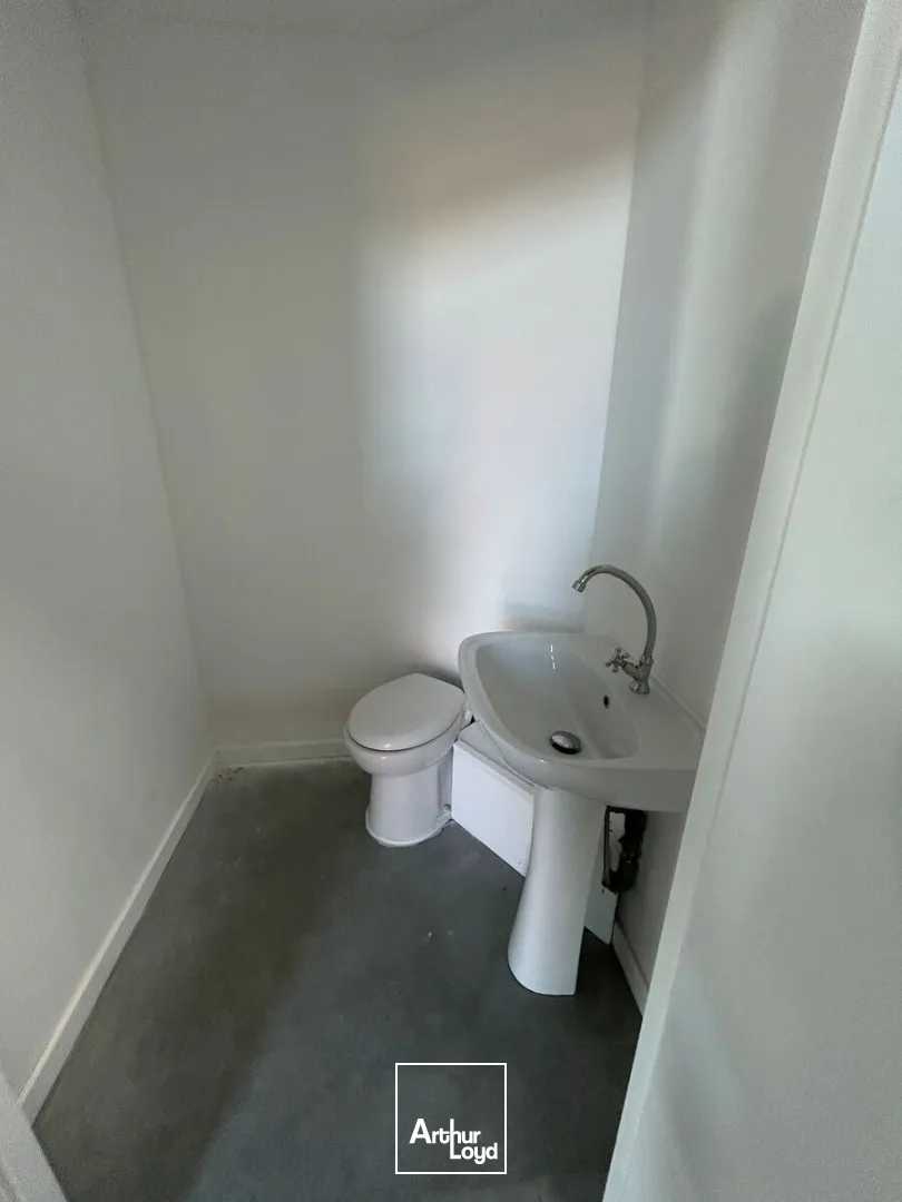 Locaux d'activité & Entrepôts - Location - PETITE FORET - 59494 - 168-168 - 7653261