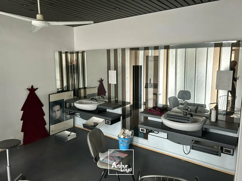 Locaux commerciaux - Location - MULHOUSE - 68100 - 56.87-56.87 - 7653540