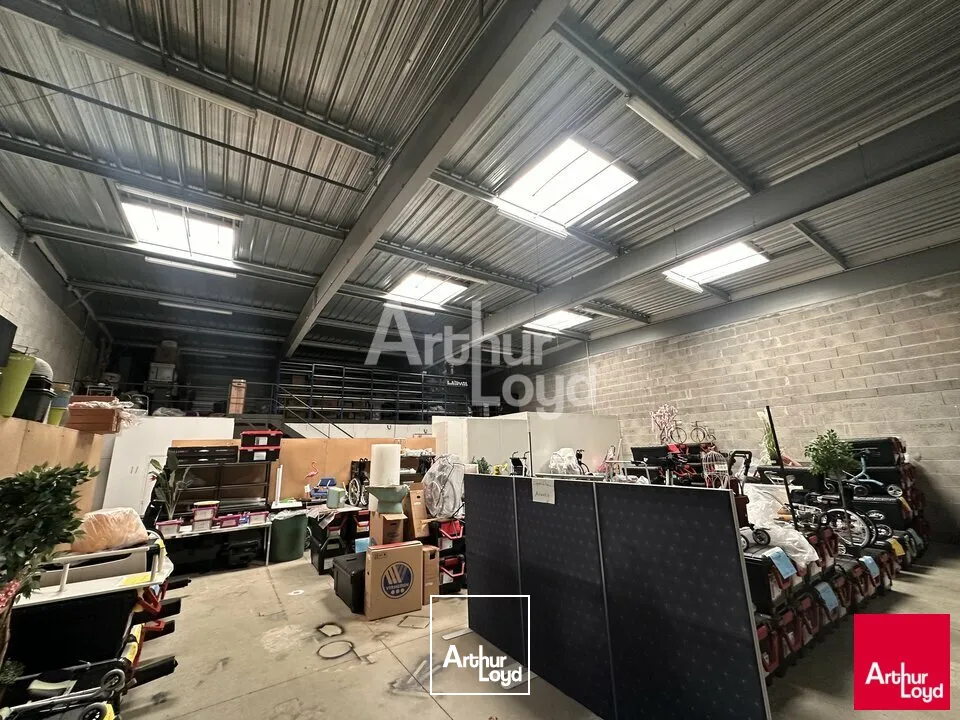 Locaux d'activité & Entrepôts - Location - NOYAL-CHÂTILLON-SUR-SEICHE - 35230 - 370-370 - 7653591