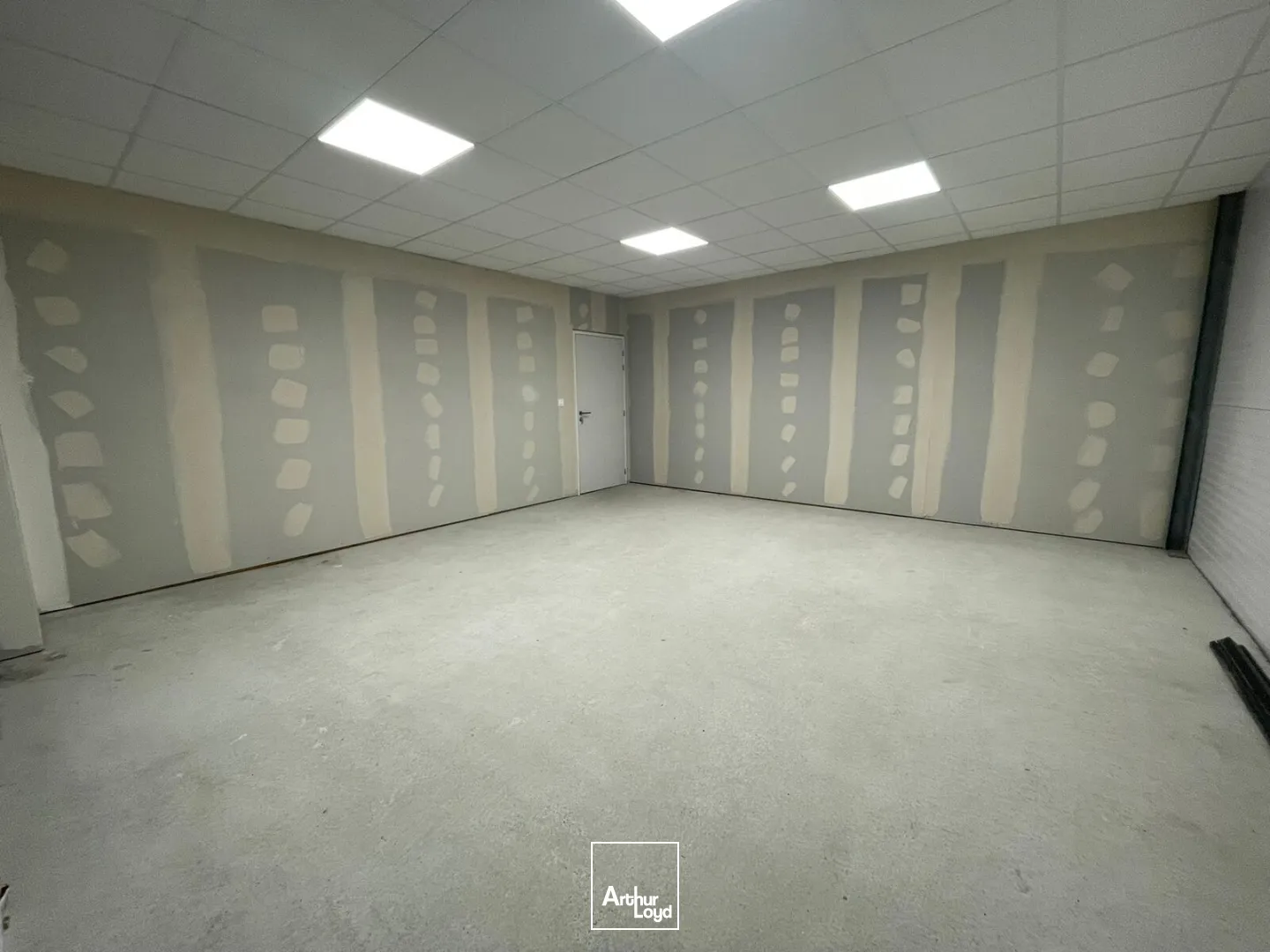 Bureaux - Location - PLOEREN - 56880 - 56.85-268.4 - 7654550