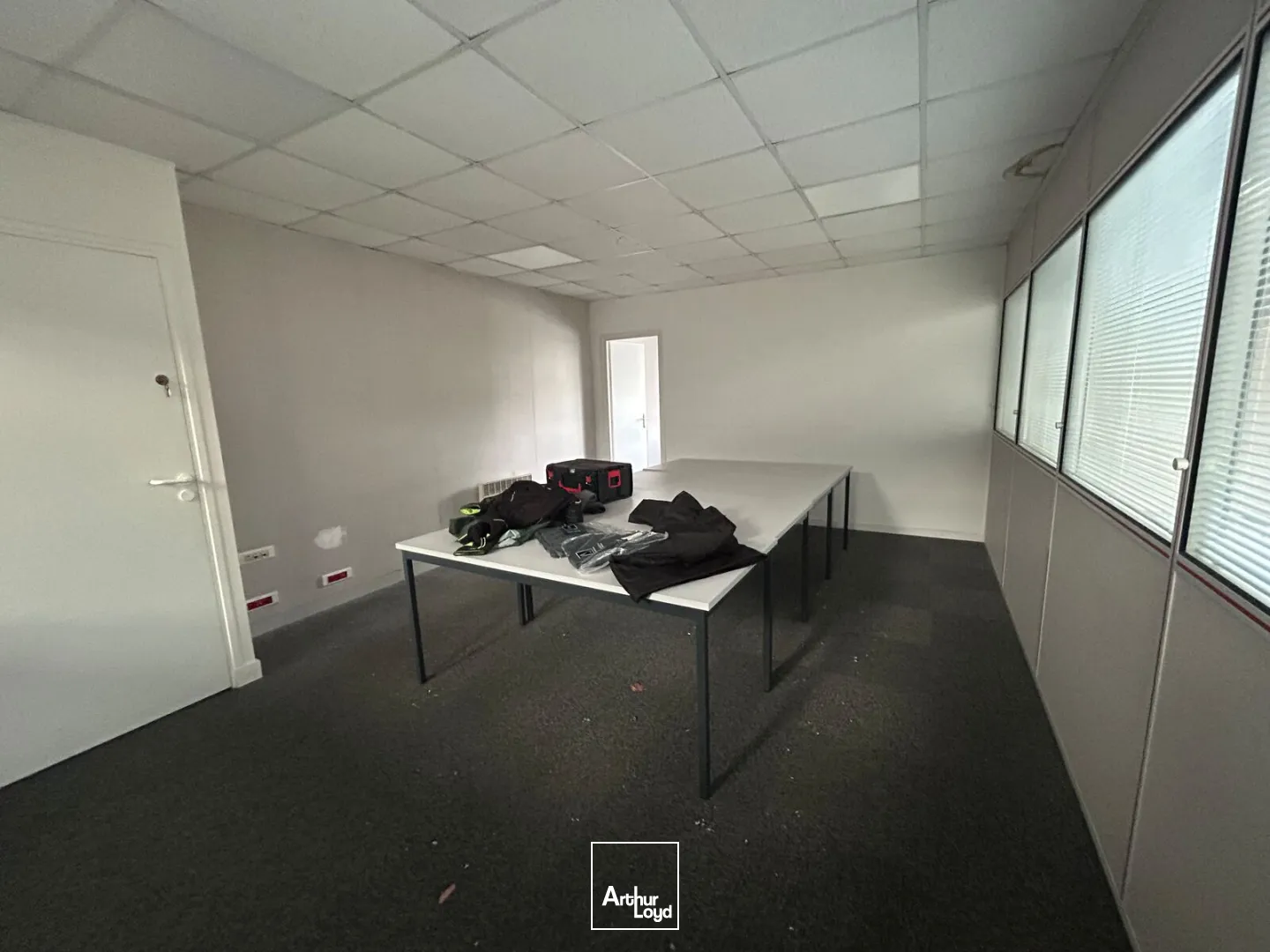 Locaux d'activité & Entrepôts - Location - BOUGUENAIS - 44340 - 563-563 - 7654623