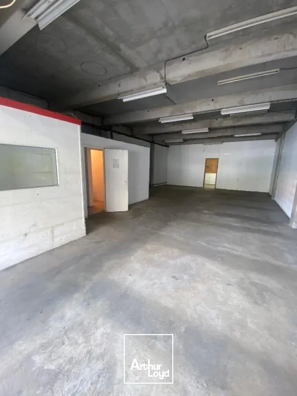 Locaux d'activité & Entrepôts - Location - Fort De France - 97200 - 150-150 - 7655086