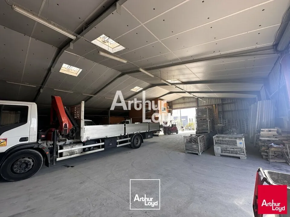 Locaux d'activité & Entrepôts - Vente - VITRÉ - 35500 - 900-900 - 7655335